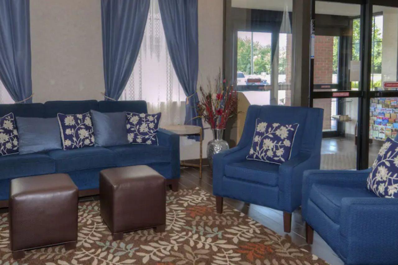 Comfort Inn Near Downtown & Blue Ridge Pkwy Marion Exterior photo