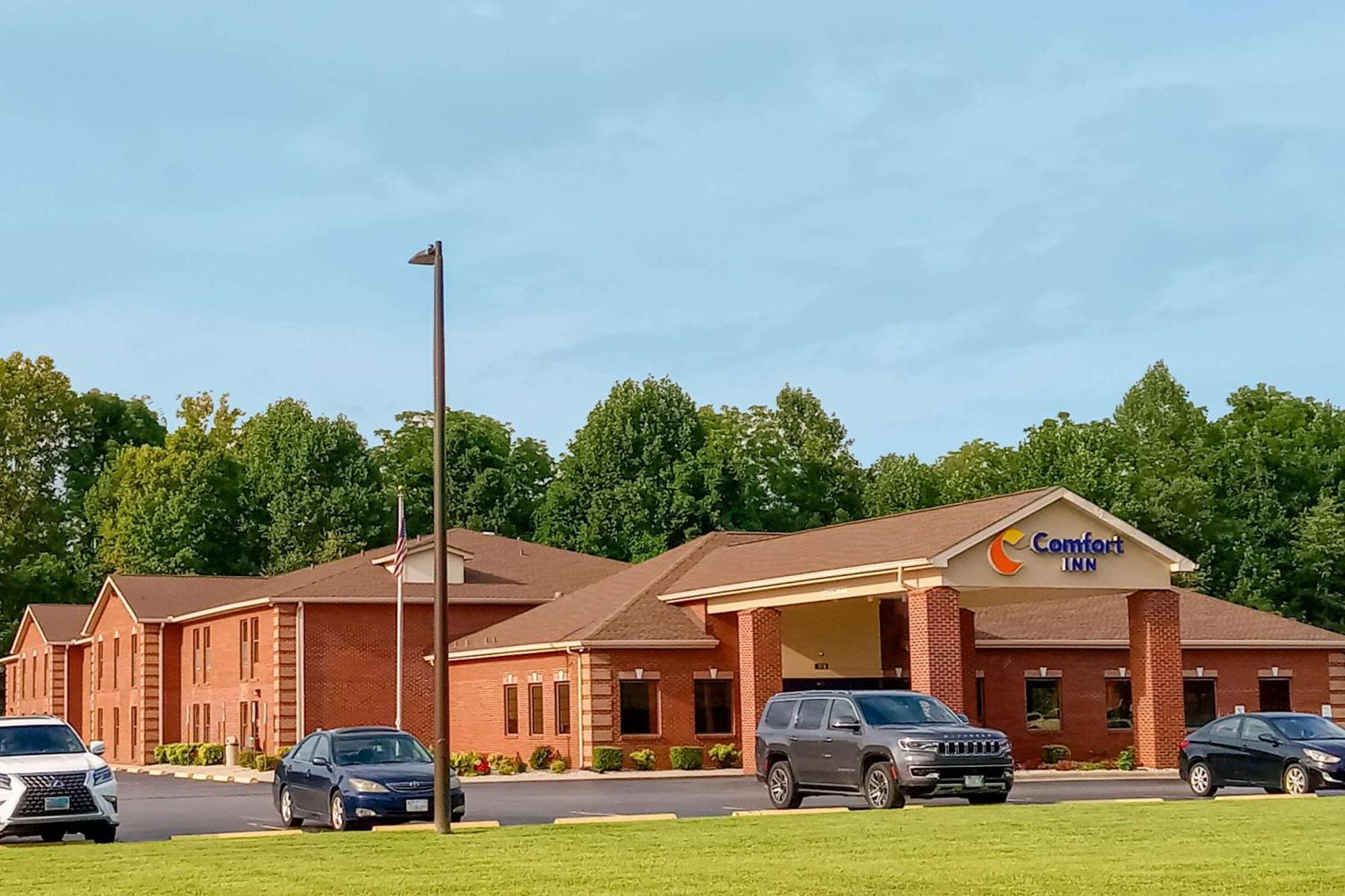 Comfort Inn Near Downtown & Blue Ridge Pkwy Marion Exterior photo